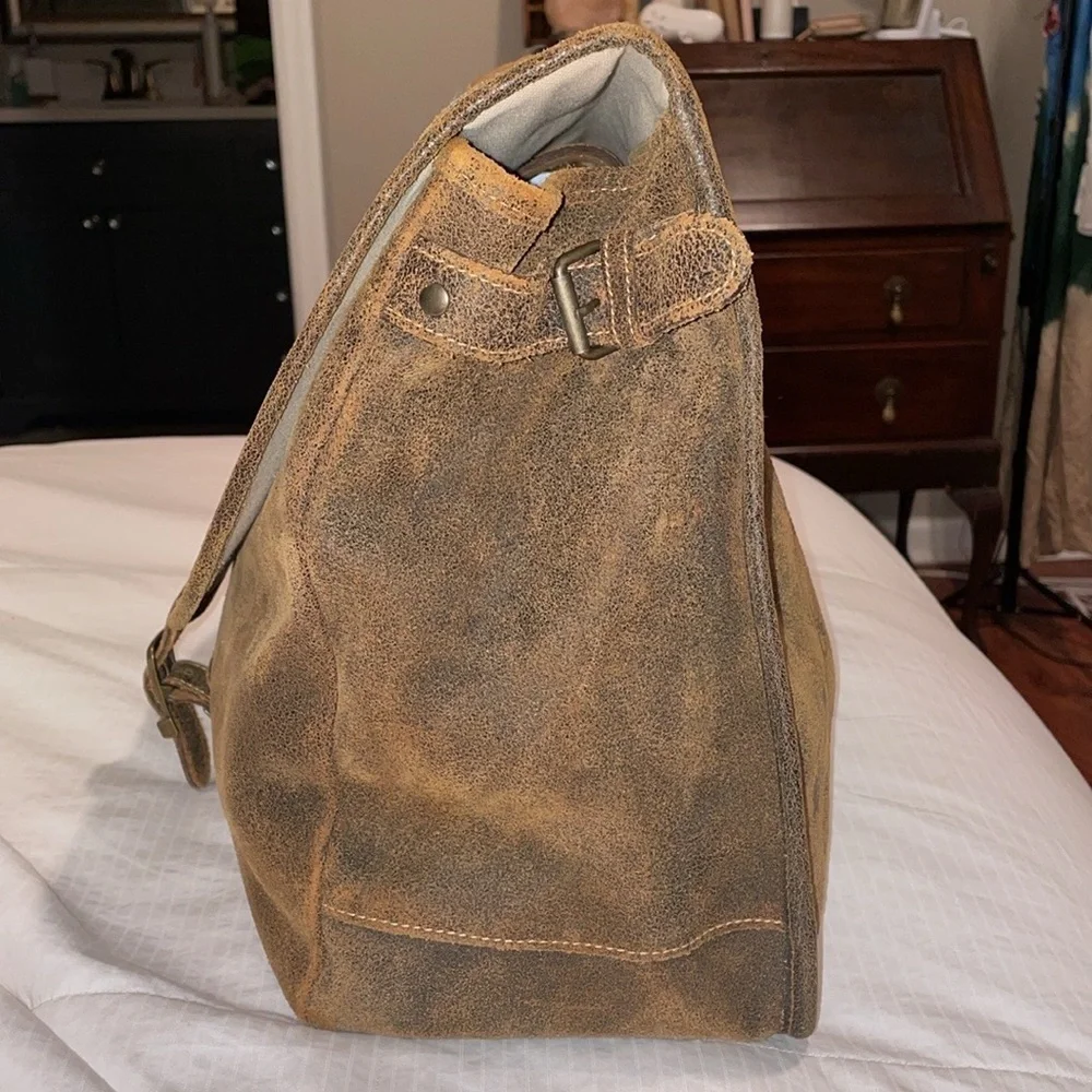 The Territory Ahead laptop/messenger/book bag or a masculine murse. B8